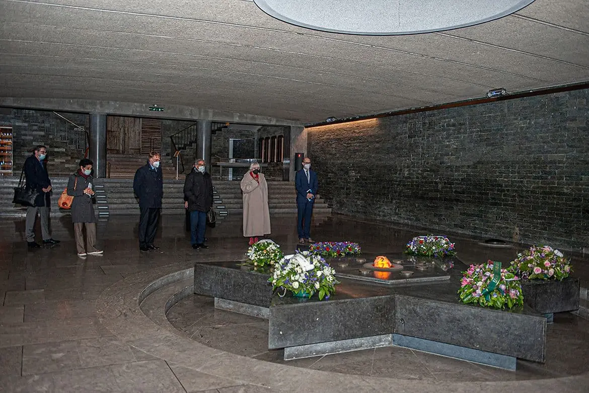 Kulturstaatsministerin Roth im Mémorial de la Shoah