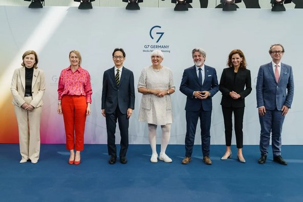 Staatsministerin Roth mit ihren Amtskolleginnen und Amtskollegen aus den G7-Ländern und der EU beim Medienministertreffen in Bonn