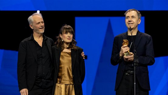 Den Goldenen Bären 2025 erhielt der Film „Drømmer“ von Dag Johan Haugerud, produziert von Yngve Sæther und Hege Hauff Hvattum.