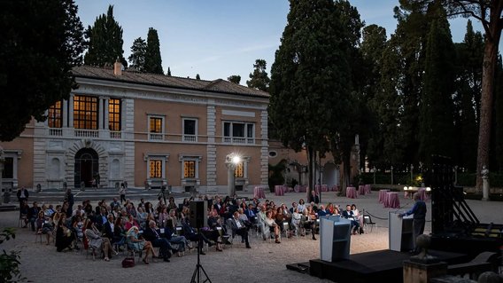 Preisverleihung im Garten der Villa Massimo in Rom