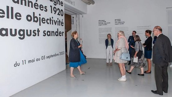 Kulturstaatsministerin Roth mit der französischen Kulturministerin Rima Abdul-Malak und Delegation im Centre Pompidou