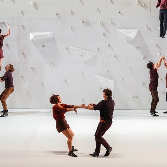 "Corps extrêmes" beim Performing Arts Festival 2023 der Berliner Festspiele