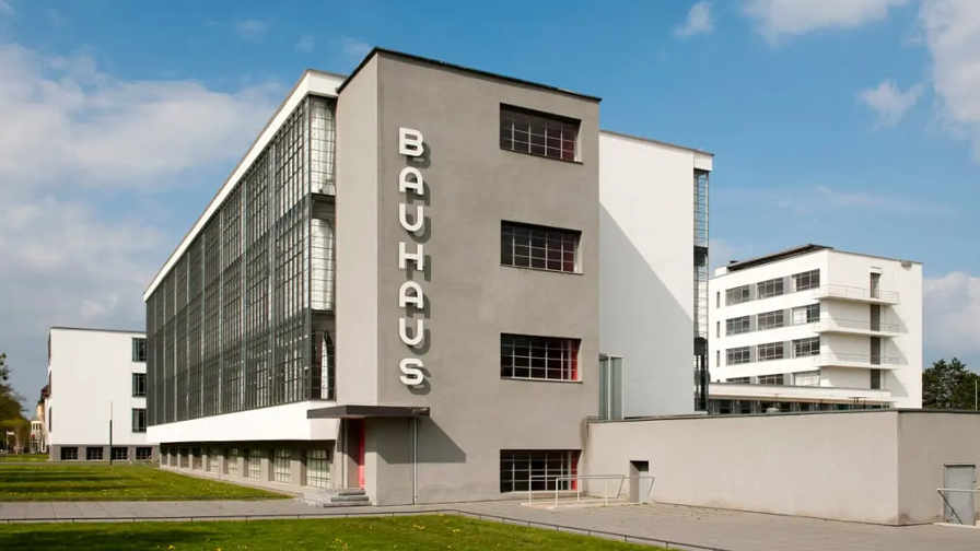 Ansicht des Bauhausgebäudes von Walter Gropius