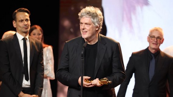 Deutscher Filmpreis 2024: Den Hauptpreis erhielt in diesem Jahr das Drama „Sterben“ von Autor und Regisseur Matthias Glasner. 