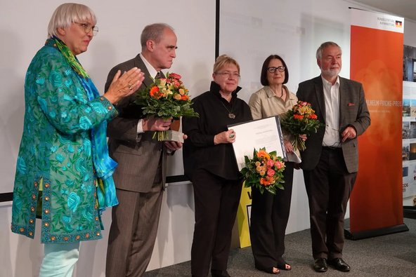 Kulturstaatsministerin Roth zusammen mit Ian Rachinskii, Elena Zhemkova und Irina Scherbakowa von MEMORIAL INTERNATIONAL bei der Verleihung des Karl-Wilhelm-Fricke-Preises