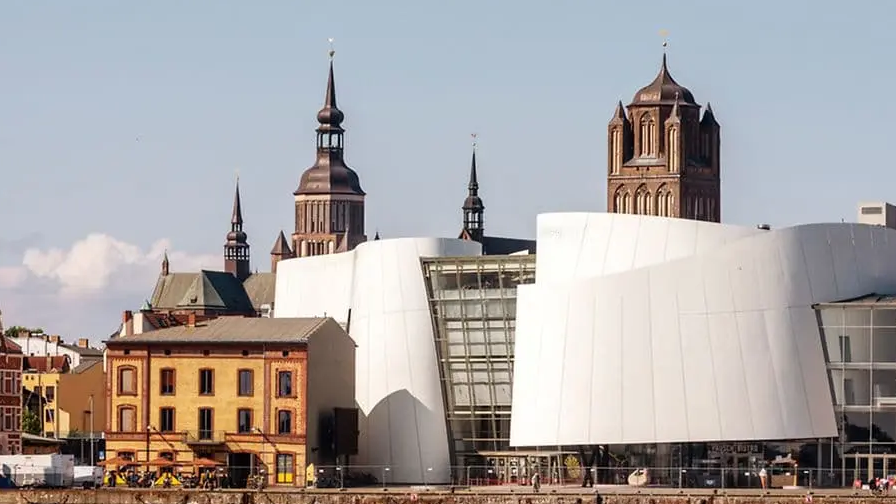 Blick auf das Deutsche Meeresmuseum Stralsund